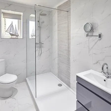 Host & - Cattersty Hideaway *