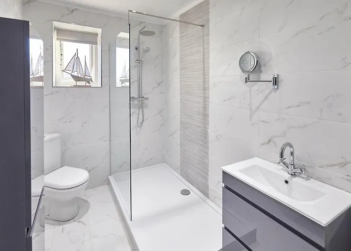 Host & - Cattersty Hideaway *