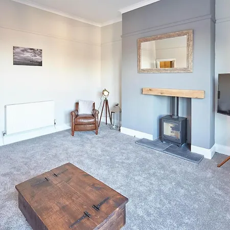 Host & - Cattersty Hideaway Apartment